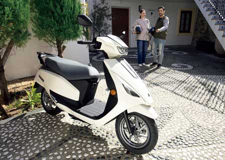 Suzuki e-Address Modell 2026 ist elegant